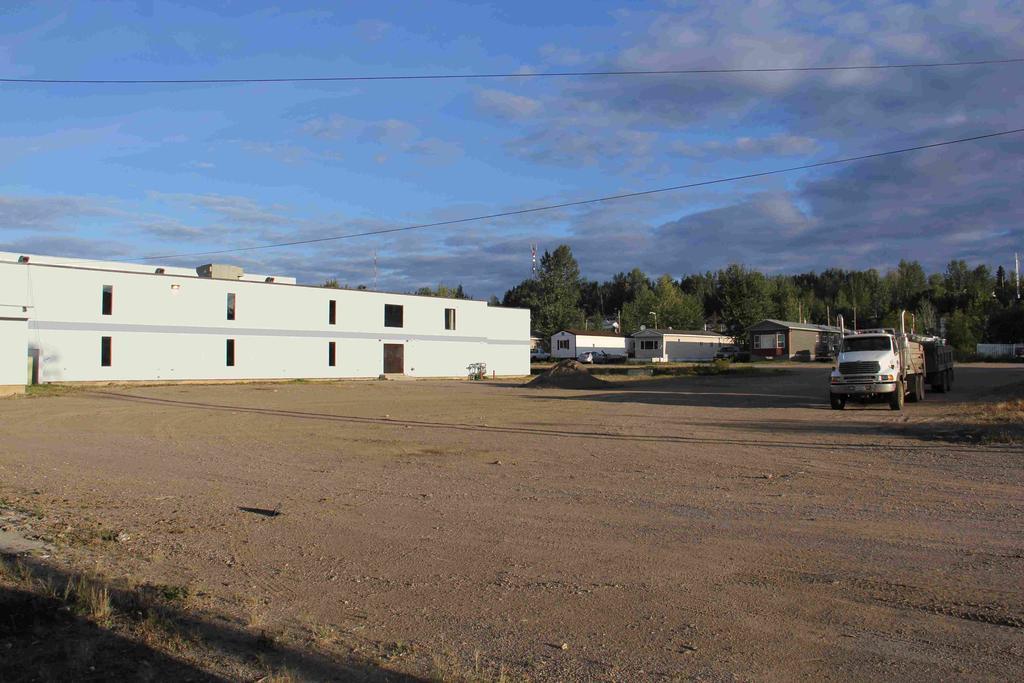 Fort Nelson Hotel Buitenkant foto